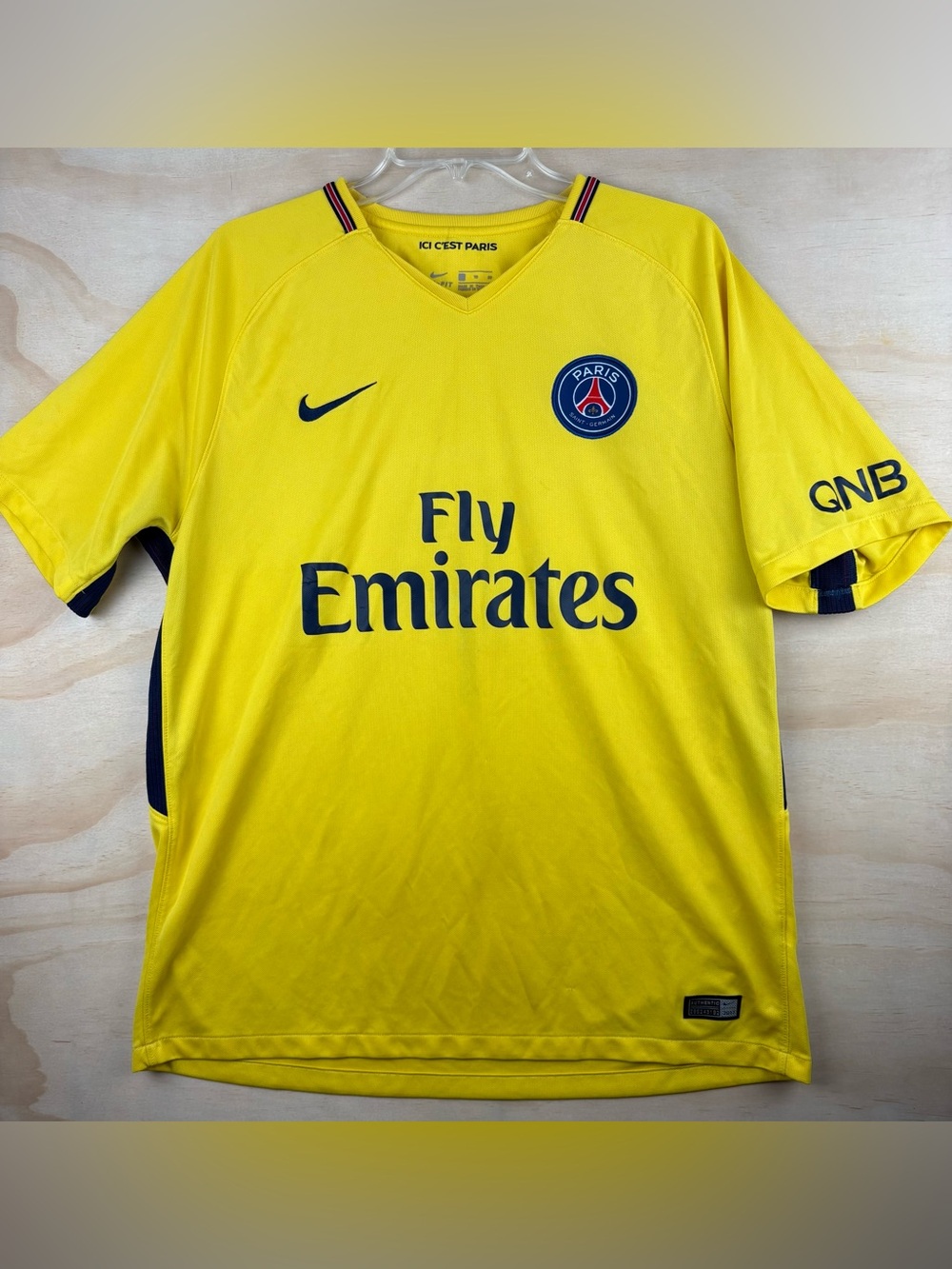 Nike Paris Saint-Germain PSG Soccer Jersey Men XL 2017-18 Yellow Away Kit